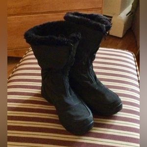 Black Front Zip Fur Lined Winter Boots Size 7